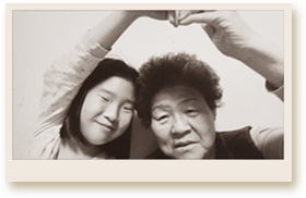 연서와 할머니 이미지