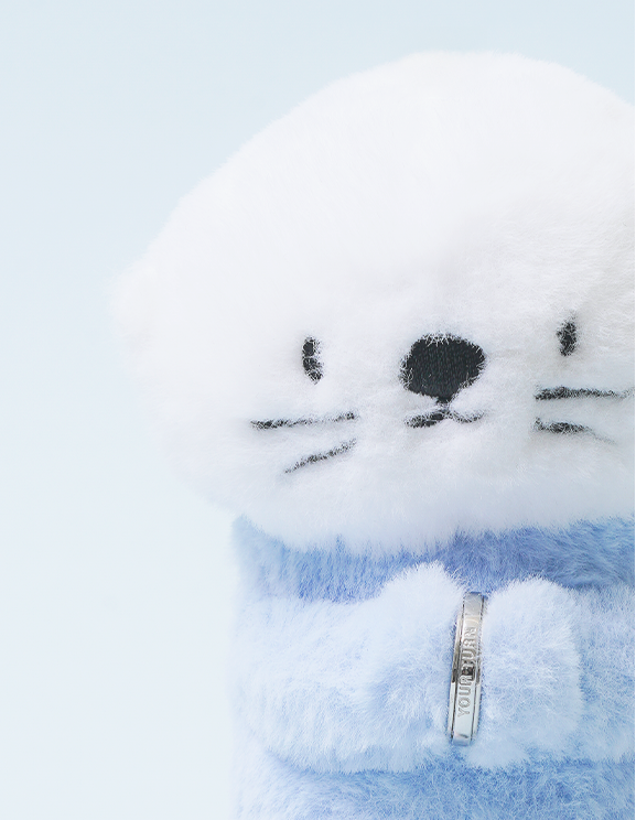 선 넘어 좋은 일을 한 당신에게 드리는 캠페인 참여 안내. 신규 및 기존 회원 모두 월 2만 원 이상 정기후원 참여 시 신청 가능. 리워드로 써지컬 스틸 소재의 유어턴 링과 총 길이 12cm의 터니 NFC 인형 키링을 함께 증정한다는 정보